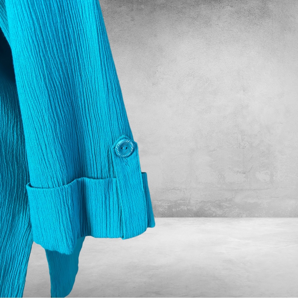 Draper's & Damon's Blue Crinkle Button Down Top - Picture 9 of 11